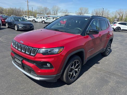 Used 2025 Jeep Compass Limited AWD/4WD image 7