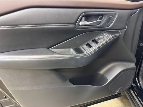 Used 2023 Nissan Rogue SL w/ SL Premium Package AWD/4WD image 8