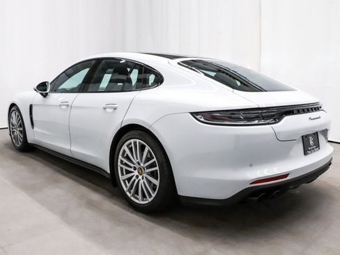 Used 2023 Porsche Panamera 4 Platinum Edition image 4