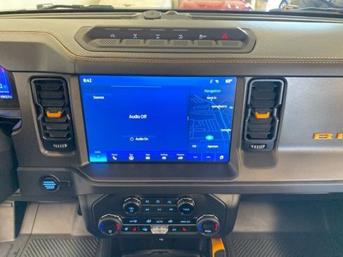 Used 2024 Ford Bronco Badlands AWD/4WD image 29
