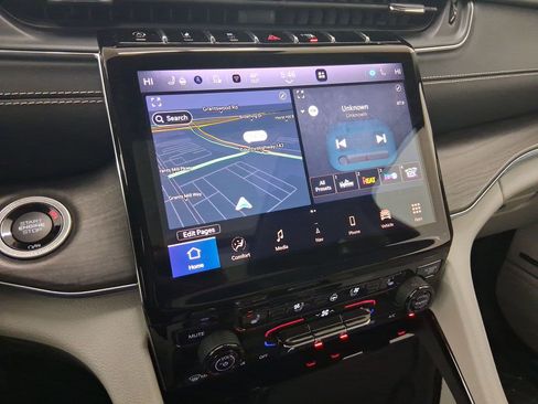 Used 2023 Jeep Grand Cherokee Overland w/ Adv Protech Group III image 25