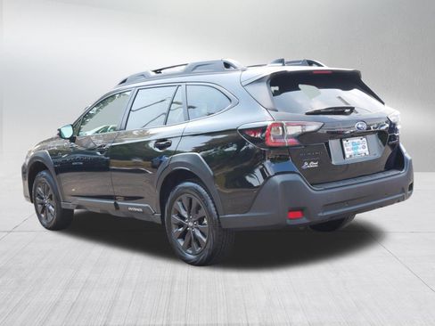 Certified 2025 Subaru Outback Onyx Edition w/ Tech Package 3 AWD/4WD image 5