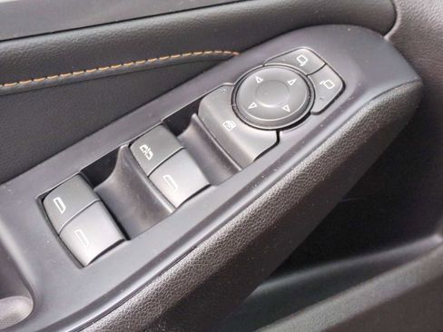 Used 2021 Chevrolet Traverse LT FWD image 23