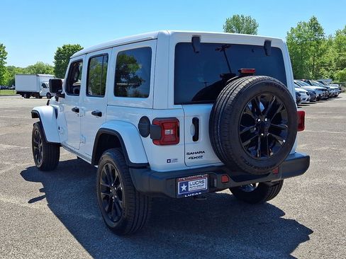 Used 2025 Jeep Wrangler Unlimited Sahara w/ Safety Group AWD/4WD image 9