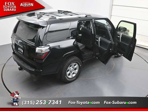 Used 2022 Toyota 4Runner SR5 Premium w/ Moonroof Package AWD/4WD image 38