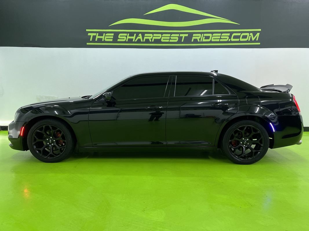Used 2018 Chrysler 300 S RWD image 6