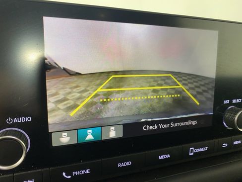 Used 2023 Honda HR-V LX image 16