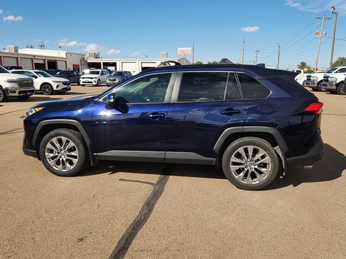 Used 2021 Toyota RAV4 XLE Premium image 2