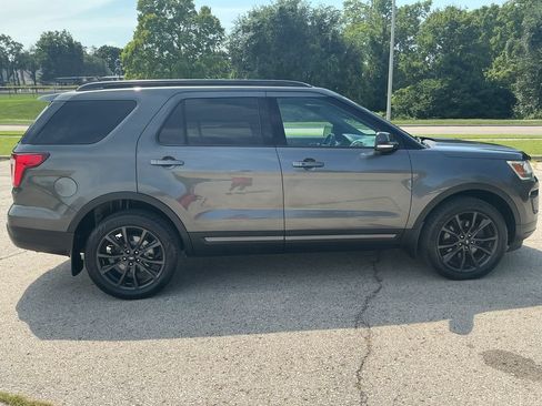 Used 2019 Ford Explorer XLT w/ Equipment Group 202A AWD/4WD image 7