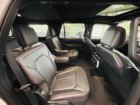 Used 2024 Ford Expedition Limited AWD/4WD image 36
