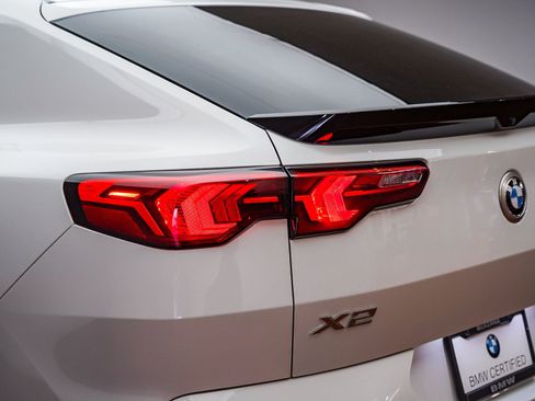 Certified 2025 BMW X2 xDrive28i AWD/4WD image 11