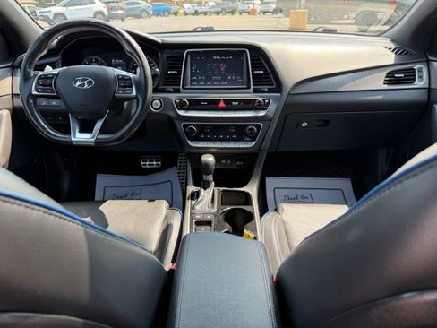 Used 2018 Hyundai Sonata Limited FWD image 11