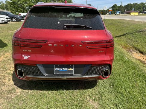 Used 2025 Genesis GV70 2.5T AWD/4WD image 6