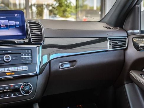 Used 2018 Mercedes-Benz GLS 450 4MATIC w/ Premium Package image 40