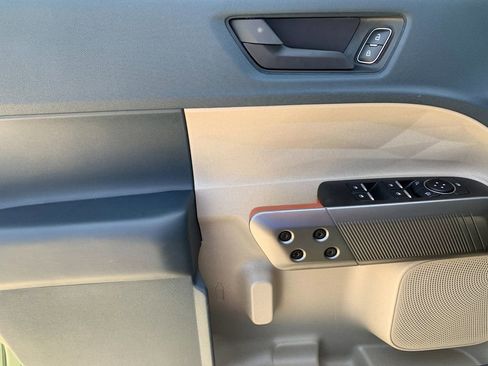 Used 2025 Ford Maverick Lariat image 12