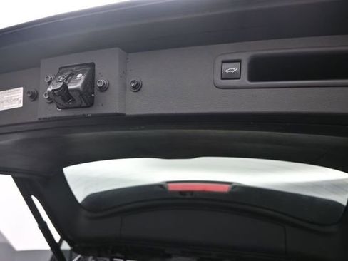 Used 2023 Toyota Highlander LE image 31