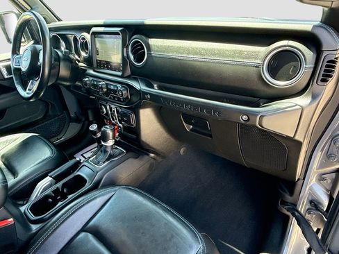 Used 2021 Jeep Wrangler Unlimited Rubicon 4xe w/ Cold Weather Group AWD/4WD image 34