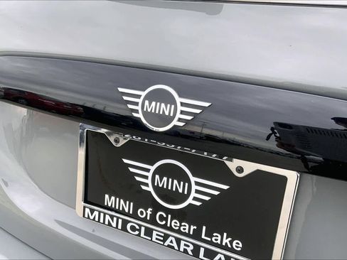 Used 2021 MINI Cooper 4-Door Hardtop image 9