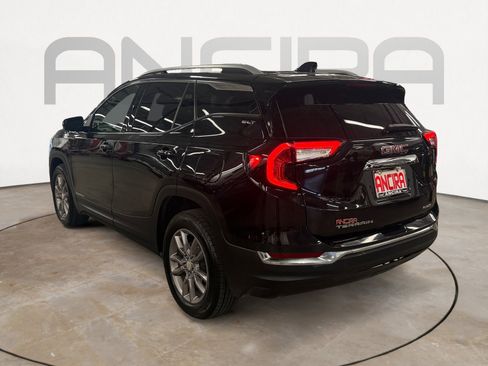 Used 2024 GMC Terrain SLT AWD/4WD image 7