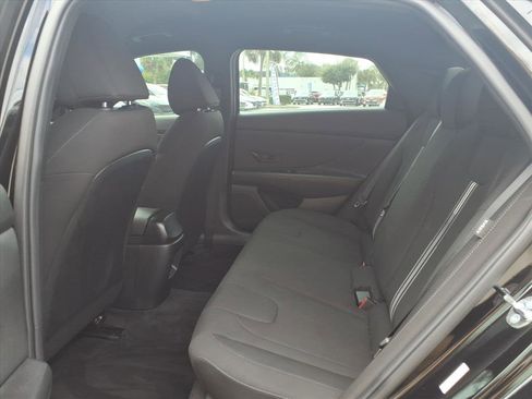 Used 2025 Hyundai Elantra Sport image 39