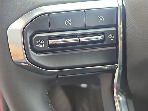 New 2025 GMC Canyon Elevation w/ Convenience Package image 22