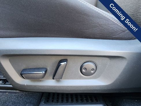 Used 2023 Nissan Rogue SV FWD image 10