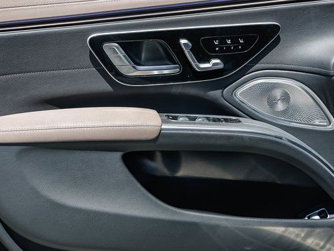 Certified 2023 Mercedes-Benz EQS 580 4MATIC Sedan image 21