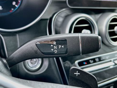 Used 2020 Mercedes-Benz GLC 300 w/ Multimedia Package image 17