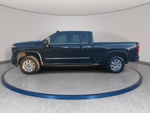 Used 2024 Chevrolet Silverado 2500 High Country w/ Technology Package AWD/4WD image 8