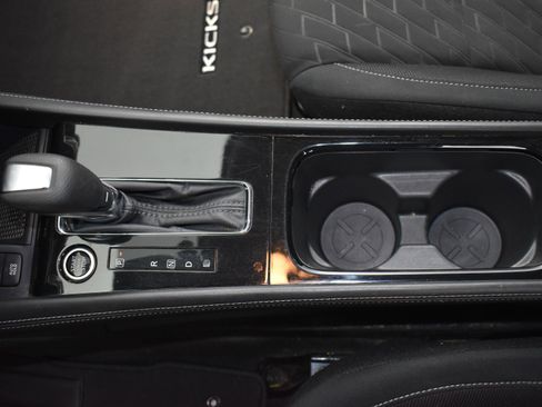 Used 2023 Nissan Kicks SV image 17