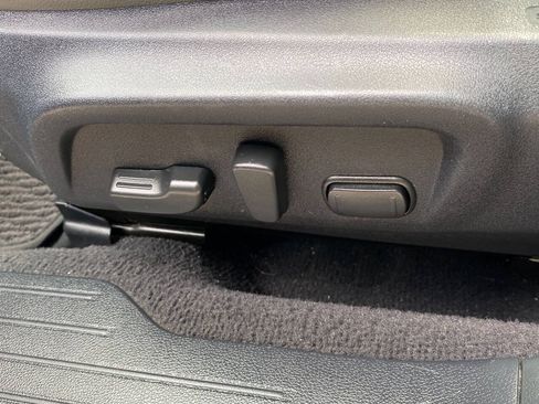 Used 2019 Subaru Outback 2.5i Limited AWD/4WD image 18