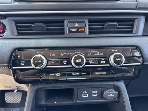 Certified 2025 Honda Pilot EX-L image 22