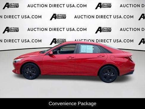 Used 2022 Hyundai Elantra SEL w/ Convenience Package FWD image 3