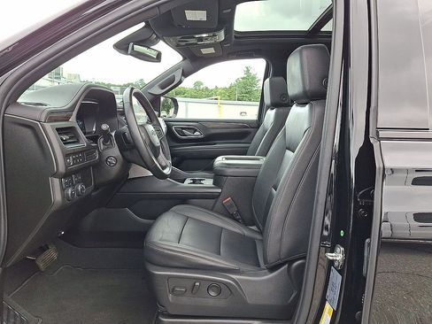 Used 2023 Chevrolet Tahoe Z71 w/ Luxury Package AWD/4WD image 17