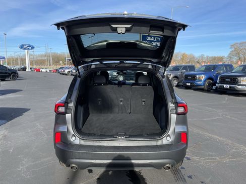 Used 2025 Ford Escape ST-Line w/ Equipment Group 301A image 5
