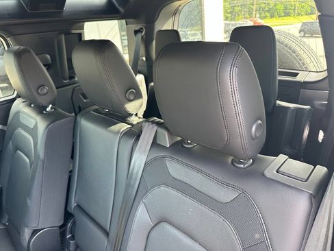 Used 2023 Land Rover Defender 110 X-Dynamic SE AWD/4WD image 5