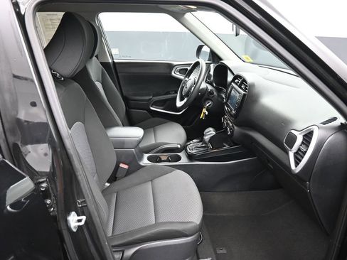 Used 2021 Kia Soul LX image 23