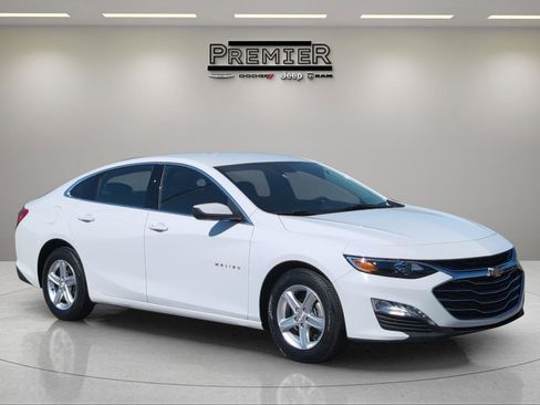 Used 2024 Chevrolet Malibu LT image 3