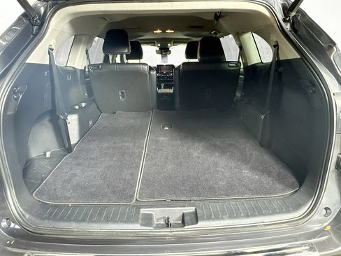 Used 2020 Toyota Highlander XLE AWD/4WD image 30