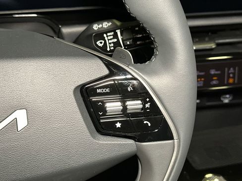 New 2026 Kia Niro Wave FWD image 27