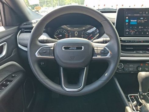 Used 2025 Jeep Compass Sport AWD/4WD image 19
