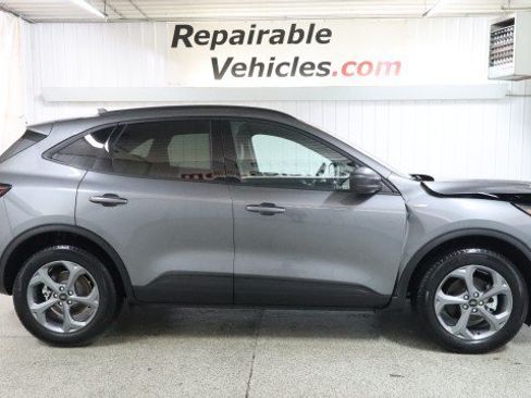 Used 2026 Ford Escape ST-Line w/ Cold Weather Package AWD/4WD image 4