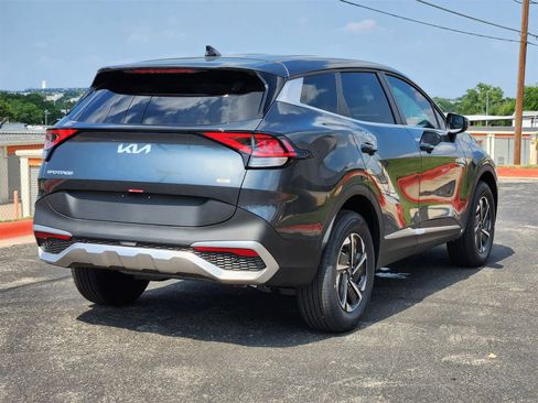 New 2025 Kia Sportage LX image 4
