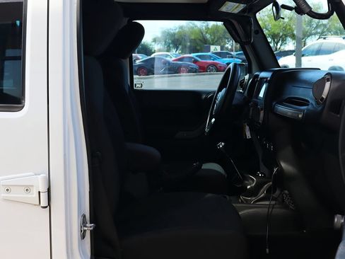 Used 2015 Jeep Wrangler Unlimited Sport w/ Max Tow Package AWD/4WD image 32