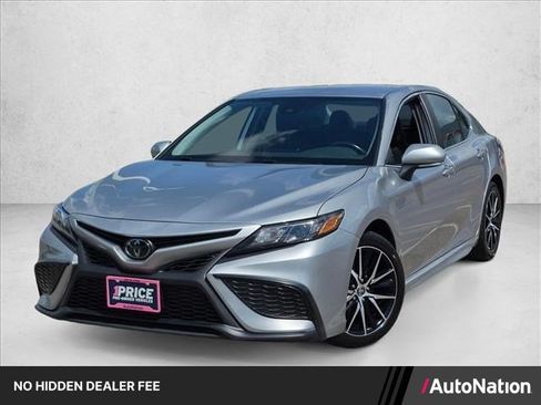 Used 2023 Toyota Camry SE FWD image 1