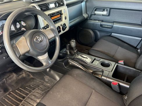 Used 2009 Toyota FJ Cruiser 4WD image 11