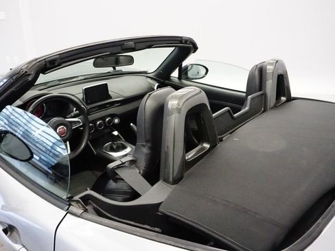 Used 2017 FIAT 124 Spider Abarth image 18