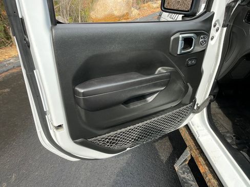 Used 2021 Jeep Wrangler Unlimited Sport image 11