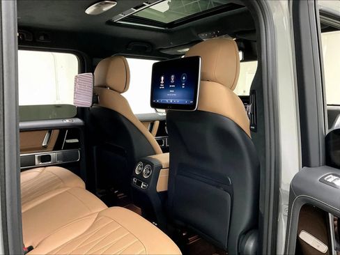 Used 2025 Mercedes-Benz G 550 image 46