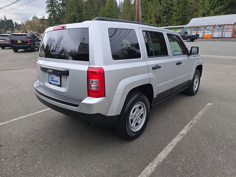 Used 2012 Jeep Patriot Sport image 6
